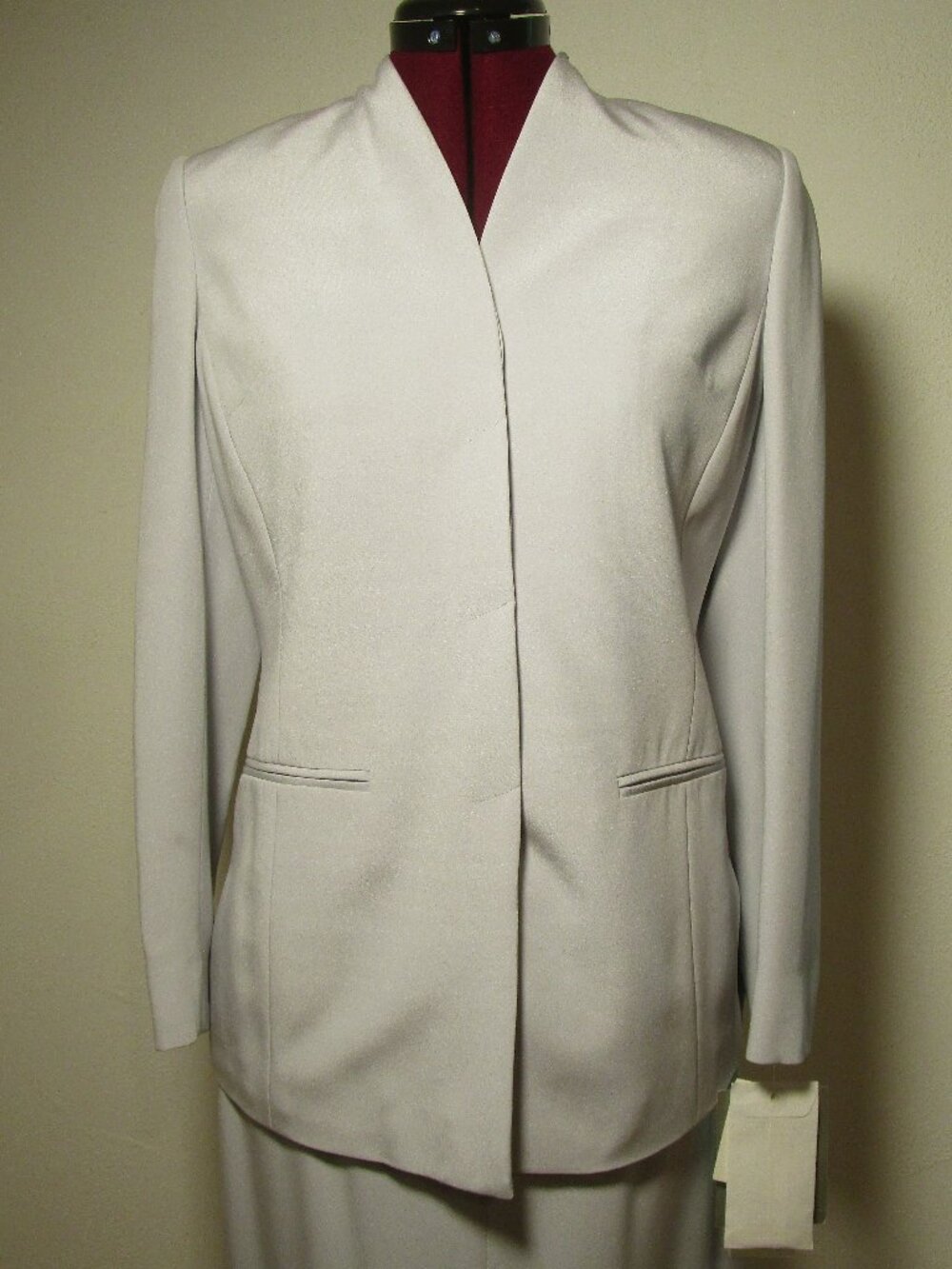 Liz Claiborne Suit Jacket in Dove Grey Silk - Size 2P